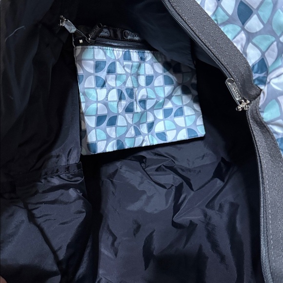 LESPORTSAC Xl Geometric Tote Bag With Matching Pouch - Picture 4 of 5